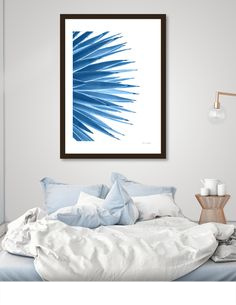 pantone-plava-slika-na-zidu