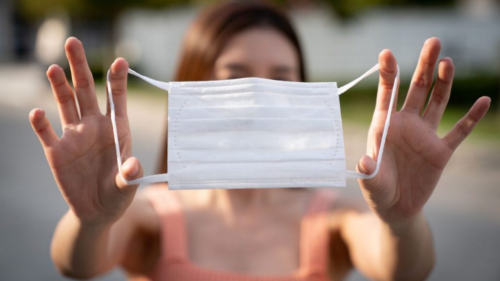 Mjere zaštite od COVID-19 uključuju i nošenje maske