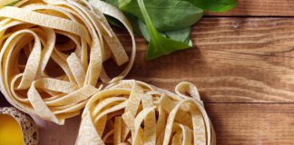 Tagliatelle z boczkiem i parmezanem