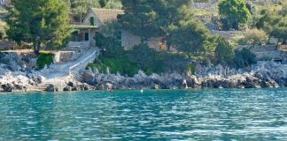 Jeden dzień w domku na odludziu – zatoka na wyspie Hvar