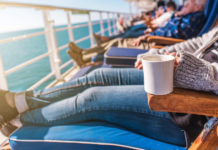 Perché sempre più persone scelgono navi moderatamente attrezzate per la loro crociera?