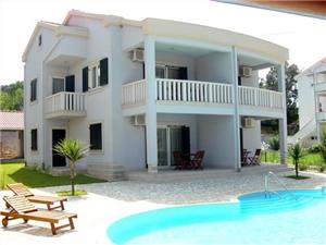 Accommodation with pool Kvarners islands,Book  Tomislav From 11 €