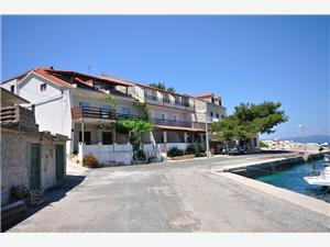 Apartments Ivka Zaklopatica - island Lastovo, Size 50.00 m2, Airline distance to the sea 10 m, Airline distance to town centre 10 m