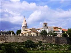 The city walls and streets Supetarska Draga - island Rab Sights