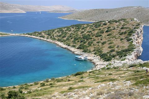 Hrvatsku krasi oko 1185 otoka