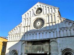 La cathédrale de Sainte-Anastasie Vrsi (Zadar) L'église
