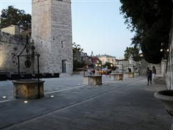 La piazza Cinque pozzi Privlaka (Zadar) Luoghi