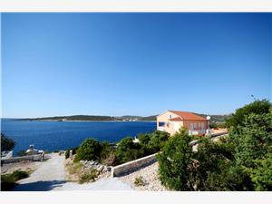 Beachfront accommodation Split and Trogir riviera,Book  Marijo From 13 €