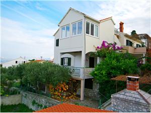 Apartment Middle Dalmatian islands,Book  Ita From 9 €
