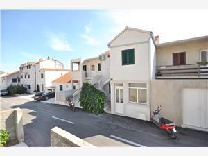 Apartment Middle Dalmatian islands,Book  Anić From 12 €