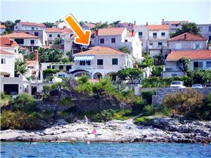 Apartmanok Hani Postira - Brac sziget, Méret 90,00 m2, Légvonalbeli távolság 15 m, Központtól való távolság 400 m