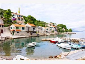 Apartment Middle Dalmatian islands,Book  Marija From 13 €