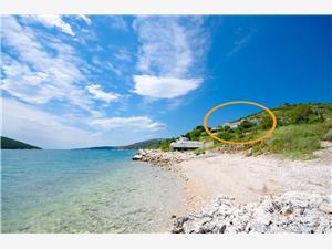 Apartments Milan Istria, Size 110.00 m2, Airline distance to the sea 50 m