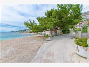 Alloggio vicino al mare Riviera di Spalato e Trogir (Traù),Prenoti  Nevenka Da 7 €