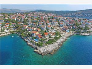 Beachfront accommodation Split and Trogir riviera,Book  Sanja From 13 €