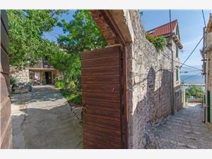 Apartment Middle Dalmatian islands,Book  Jerka From 12 €