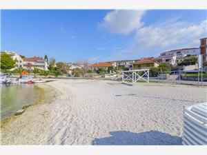 Beachfront accommodation Split and Trogir riviera,Book  Karlo From 13 €