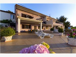 Apartma Split in Riviera Trogir,Rezerviraj  Marijana Od 7 €