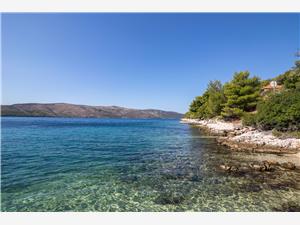 Beachfront accommodation Split and Trogir riviera,Book  Marijana From 15 €