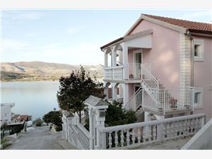Apartment Split and Trogir riviera,Book  Iva From 8 €