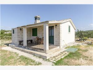 House Lučica Splitska - island Brac, Remote cottage, Size 35.00 m2, Airline distance to the sea 200 m