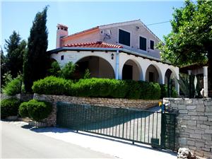 Villa Middle Dalmatian islands,Book  Nika From 34 €