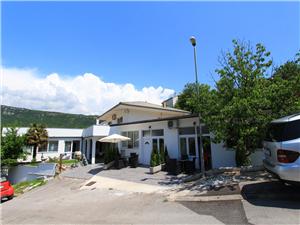 Appartamento Riviera di Rijeka (Fiume) e Crikvenica,Prenoti  NERO Da 9 €