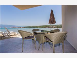 Apartment Sabbia Čižići - island Krk, Size 75.00 m2, Accommodation with pool, Airline distance to town centre 100 m