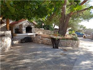 Stone house Middle Dalmatian islands,Book  Carić From 22 €