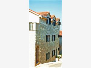 Apartment Middle Dalmatian islands,Book  Luna From 24 €