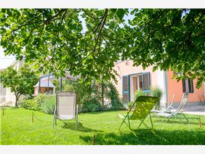 Dům Mirjana Trogir, Prostor 50,00 m2, Vzdušní vzdálenost od moře 150 m, Vzdušní vzdálenost od centra místa 400 m
