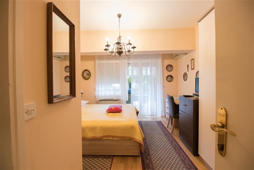 Room S5, for 2 persons