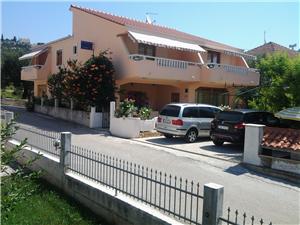 Appartement Split en Trogir Riviera,Reserveren  Ivanka Vanaf 11 €