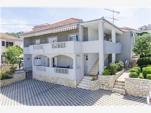 Accommodatie aan zee Split en Trogir Riviera,Reserveren  Marin Vanaf 9 €