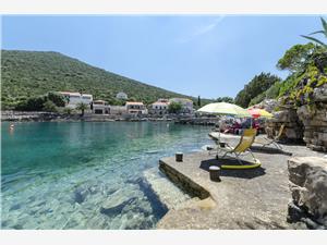 Apartments Dinko Gdinj - island Hvar, Size 37.00 m2, Airline distance to the sea 30 m