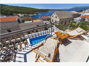 Villa Kala Middle Dalmatian islands, Size 200.00 m2, Accommodation with pool