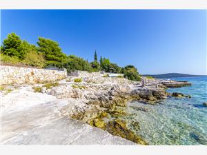 Beachfront accommodation Split and Trogir riviera,Book  Quiet From 11 €