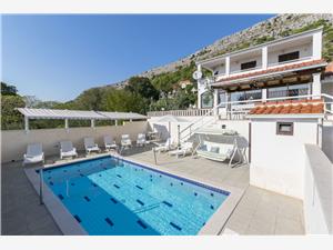 Villa Split en Trogir Riviera,Reserveren  Leo Vanaf 75 €