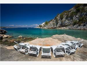 Apartment Middle Dalmatian islands,Book  Marijana From 38 €