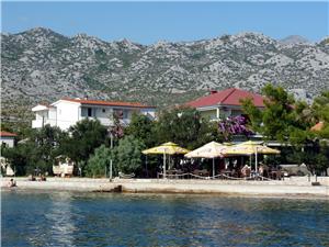 Boende vid strandkanten Zadars Riviera,Boka  sea Från 249 SEK