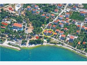 Beachfront accommodation Split and Trogir riviera,Book  Sara From 13 €