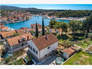Apartment Middle Dalmatian islands,Book  Toni From 15 €