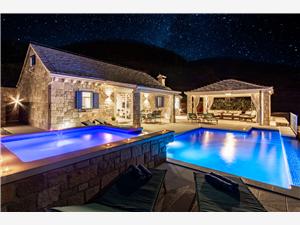 Villa Blue Sky Middle Dalmatian islands, Size 120.00 m2, Accommodation with pool, Airline distance to town centre 300 m