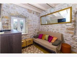 Holiday homes Split and Trogir riviera,Book  Gulliver From 13 €