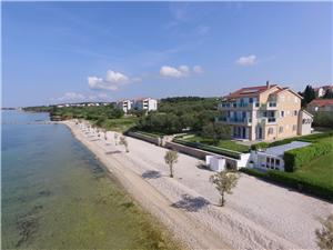Apartmanok Citrine on the beach Biograd, Méret 125,00 m2, Légvonalbeli távolság 5 m