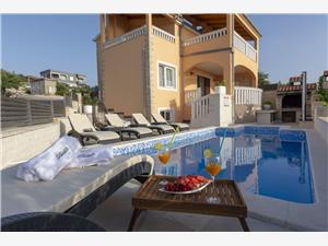 Dom Patria Razanj, Rozloha 150,00 m2, Ubytovanie s bazénom, Vzdušná vzdialenosť od mora 100 m