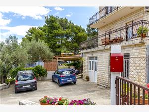 Apartment Split and Trogir riviera,Book  Toma From 14 €