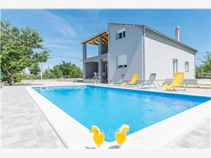Dom Cherry Garden Zadar riviéra, Rozloha 140,00 m2, Ubytovanie s bazénom