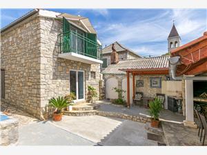 Stone house Middle Dalmatian islands,Book  Ante From 17 €