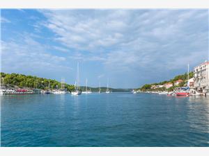 Apartment Middle Dalmatian islands,Book  Mare From 7 €